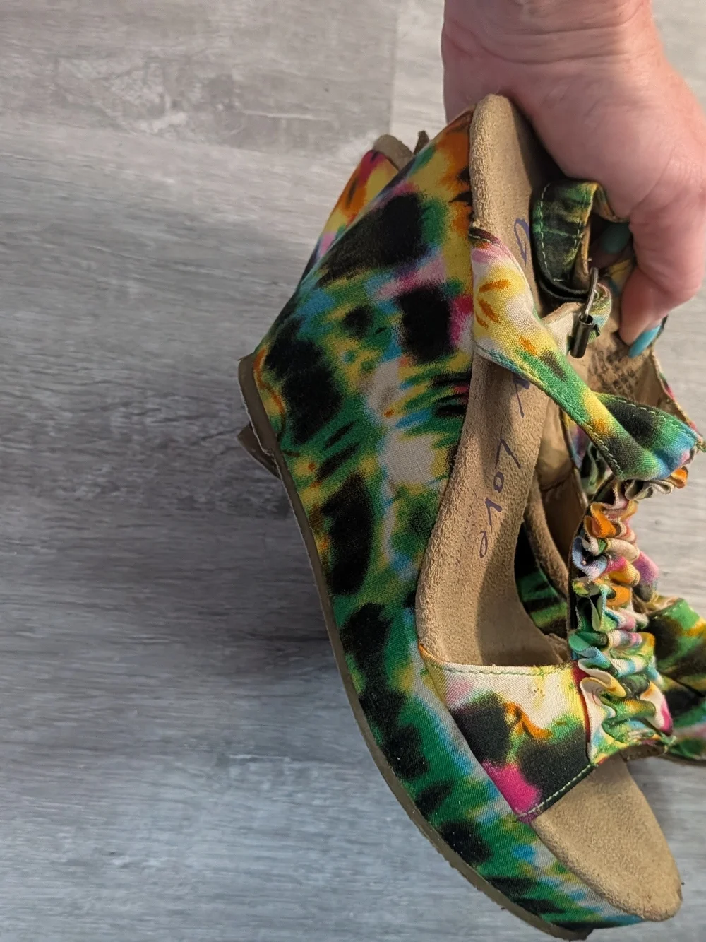 Colorful Floral Print Wedge Sandals with Slingback